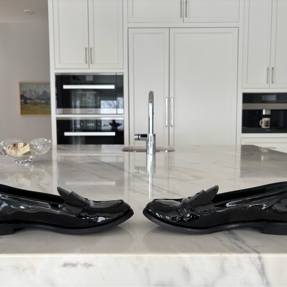 glossy Prada patent leather logo loafers made in Italy - Picture 14 of 16